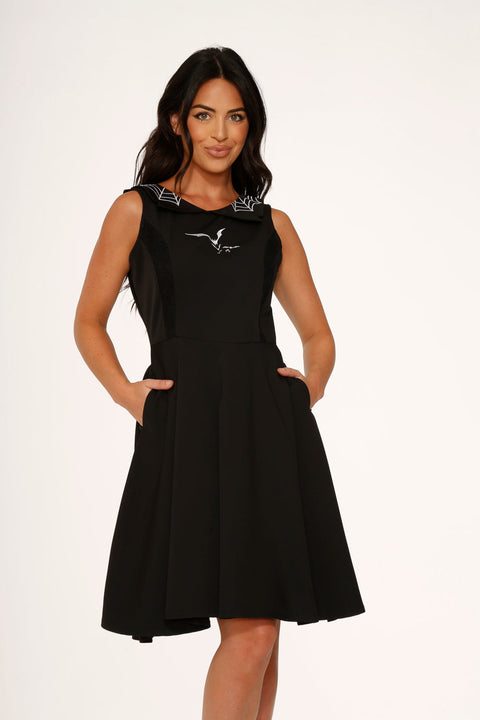 Vestido swing negro bordado con murciélagos-6