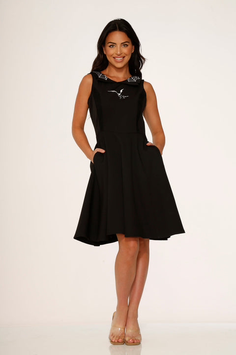 Vestido swing negro bordado con murciélagos-8