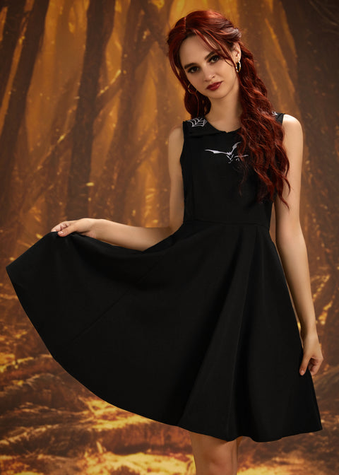 Vestido swing negro bordado con murciélagos-2