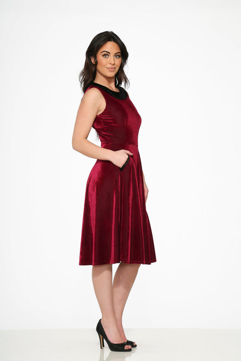 Kurtroy morado con vestido de vuelo de cuello negro-3