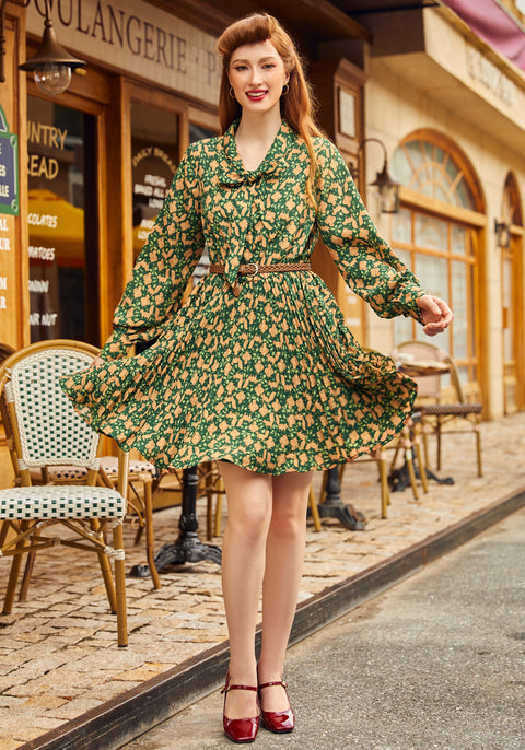 Vestido plisado de corte ajustado y falda acampanada Tail to Tell-3