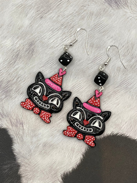 Pendientes retro de gato negro con sombrero de fiesta-1
