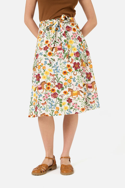 Falda de caballos elegantes-2