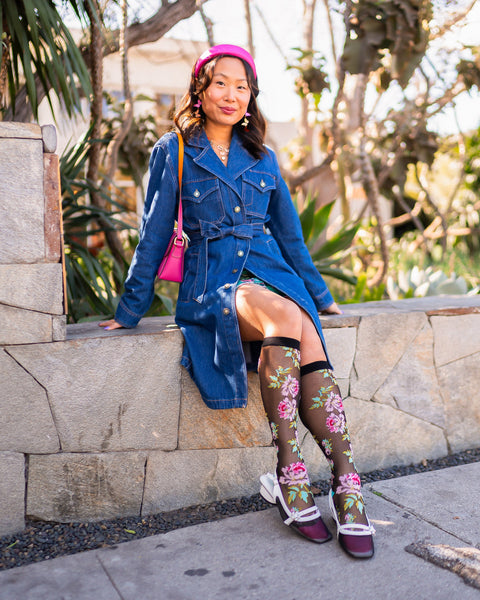 Calcetines altos hasta la rodilla negros transparentes con estampado de rosas inglesas-8