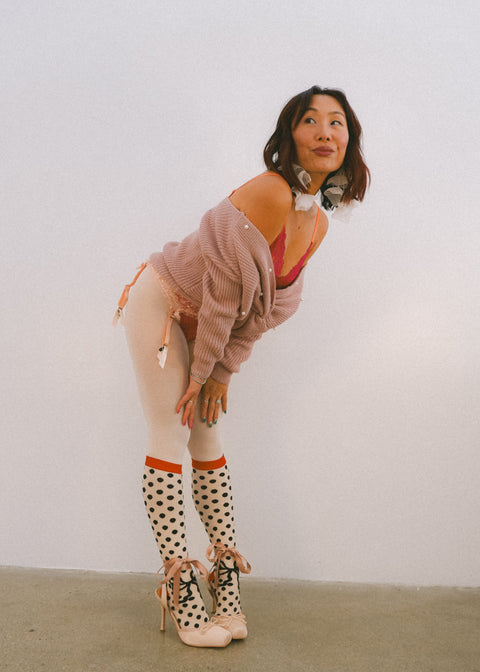 Calcetines transparentes hasta la rodilla con lazo de lunares-3