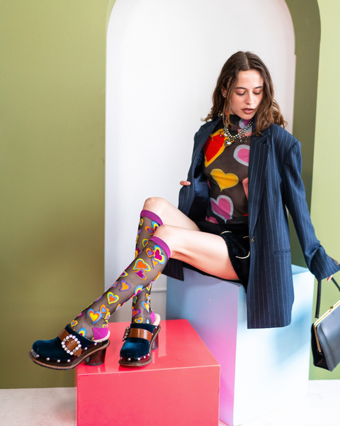 Calcetines altos negros transparentes con corazones estilo Y2K-1